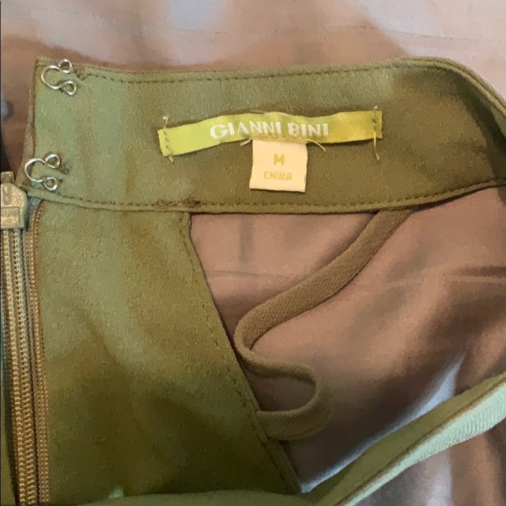 Olive green Gianni Bini tank top - Picture 4 of 4